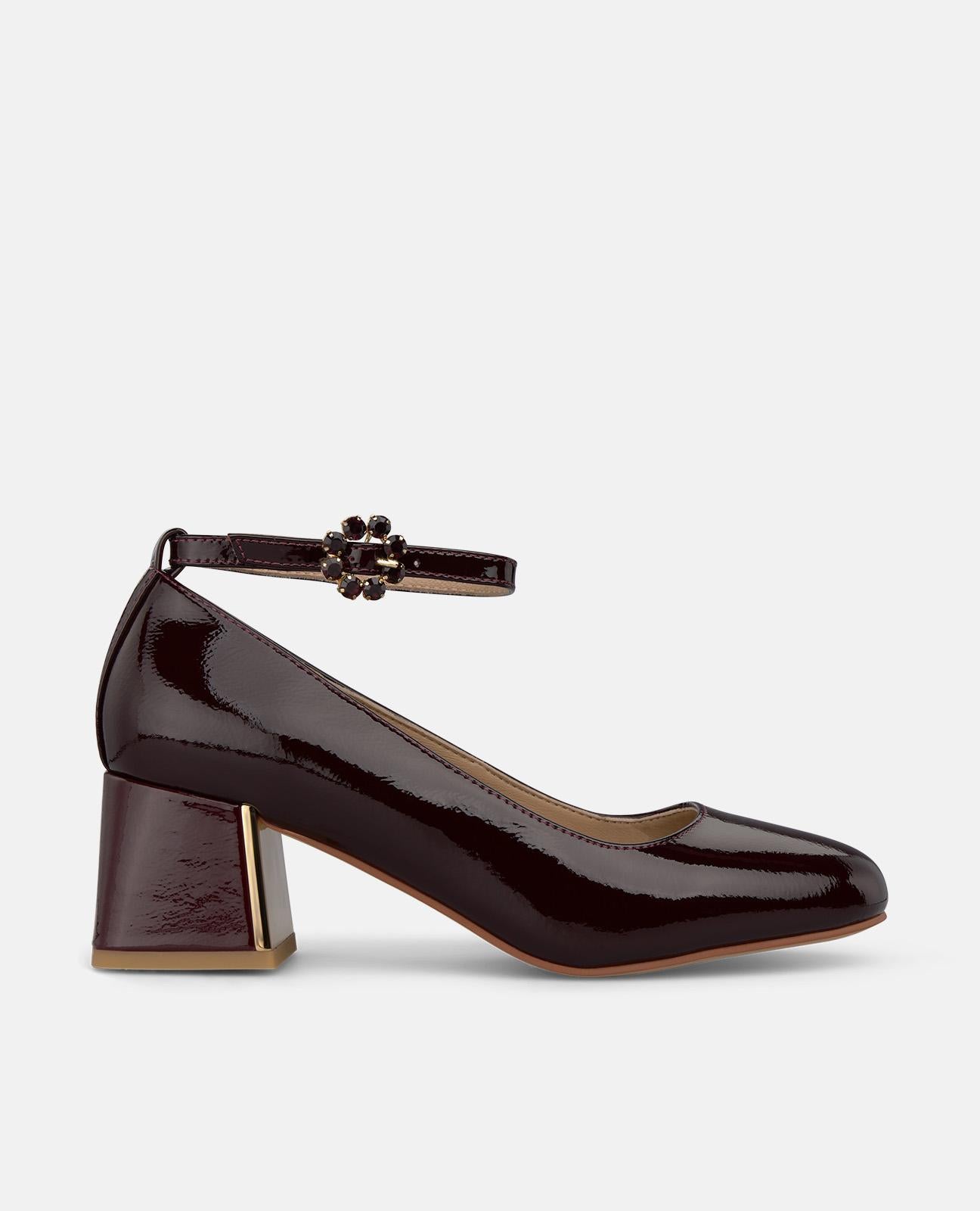 ZAPATO CHAROL CON PULSERA