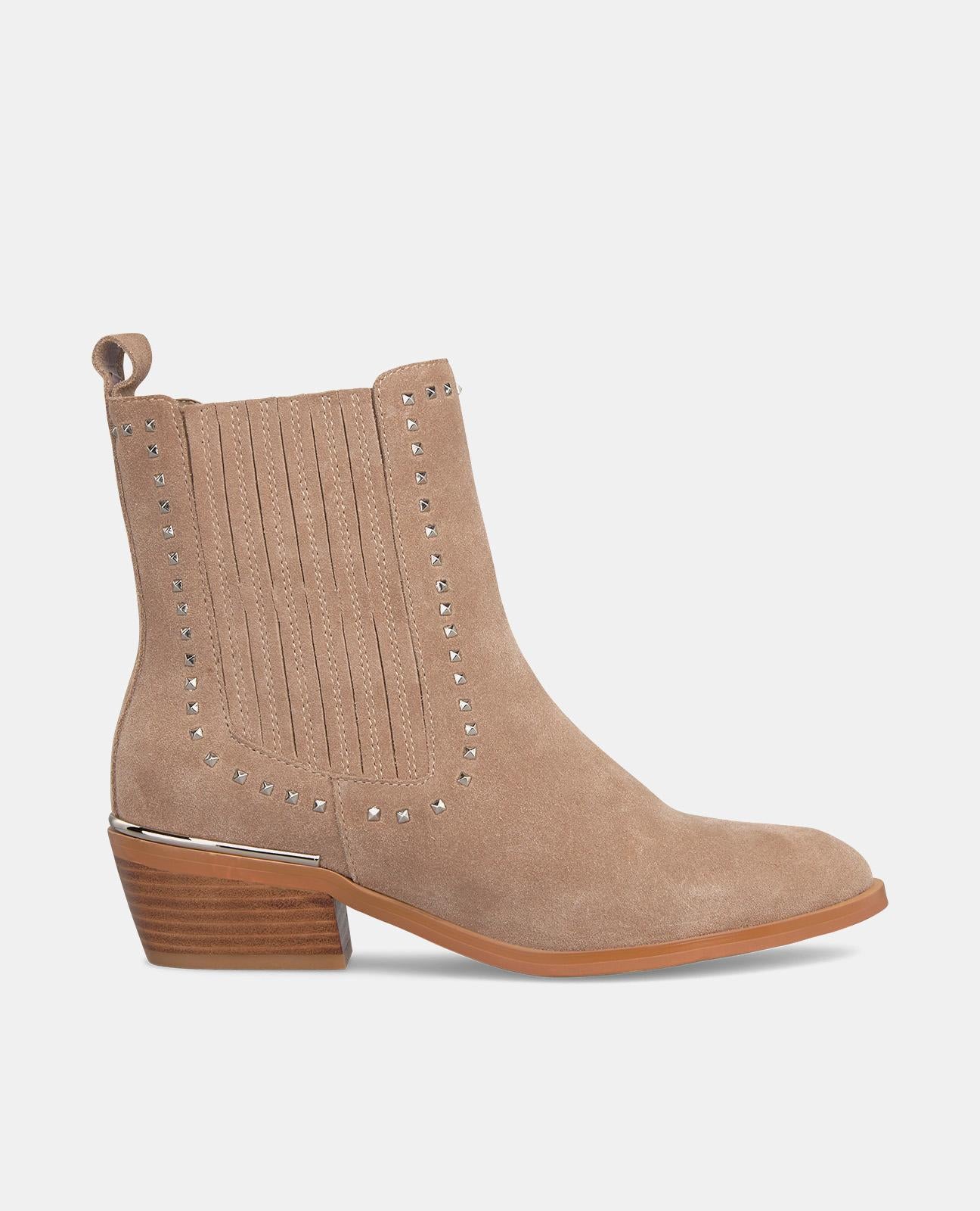 BOTTE DE CHEVILLE PLATE CLOUTÉE