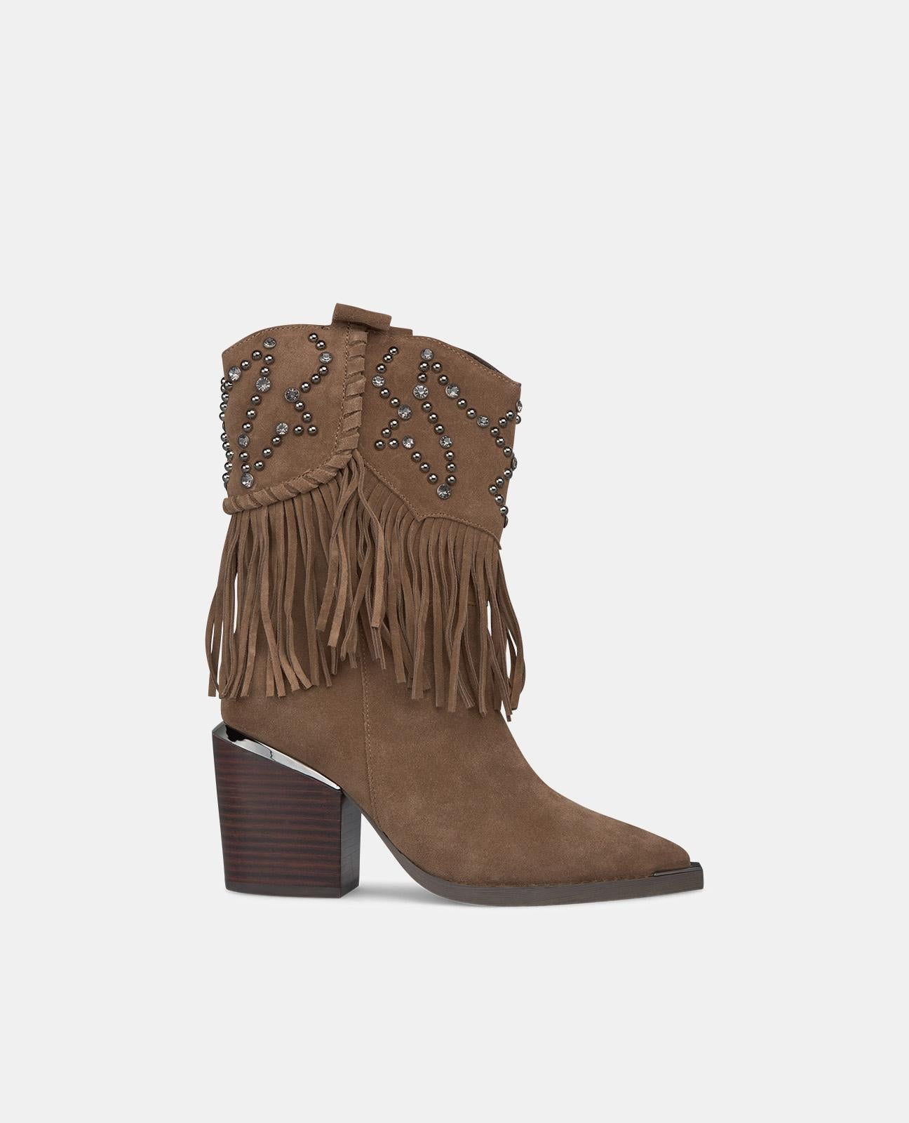 ANKLE BOOTS MIT NIETEN UND FRANSEN
