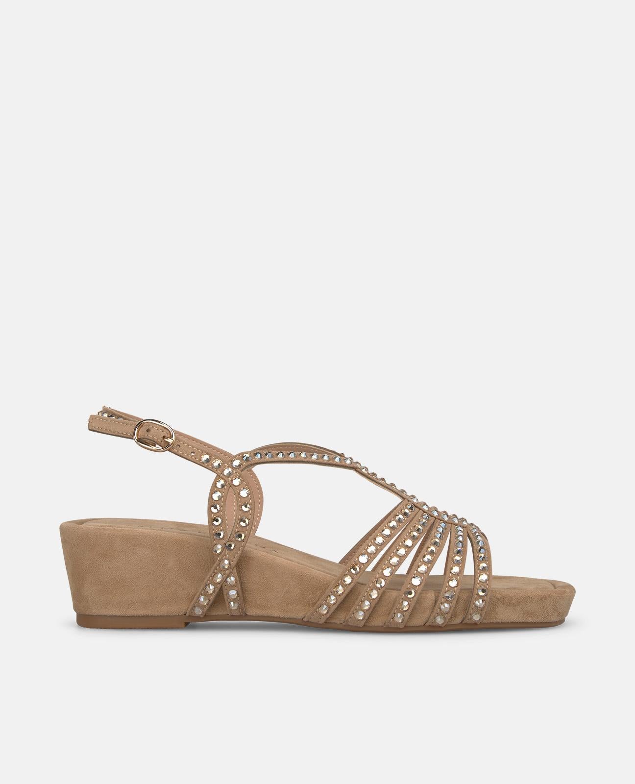 SANDALIA PLATAFORMA MULTITIRA TRANSFER