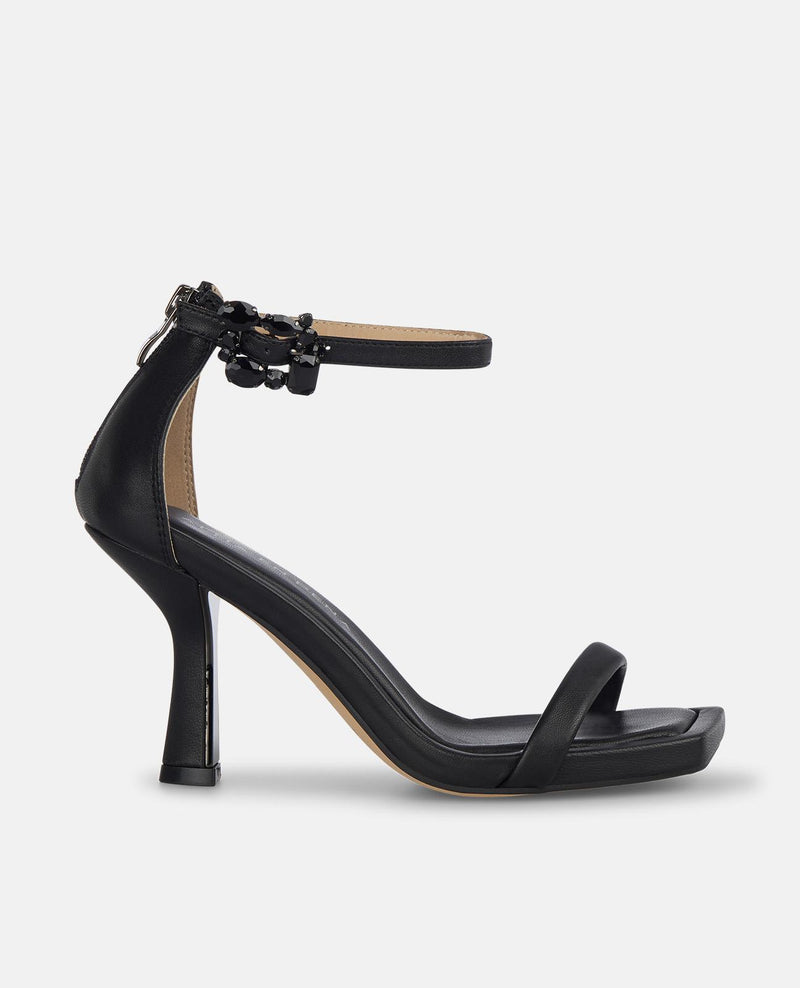 SANDALIA TACÓN HEBILLA