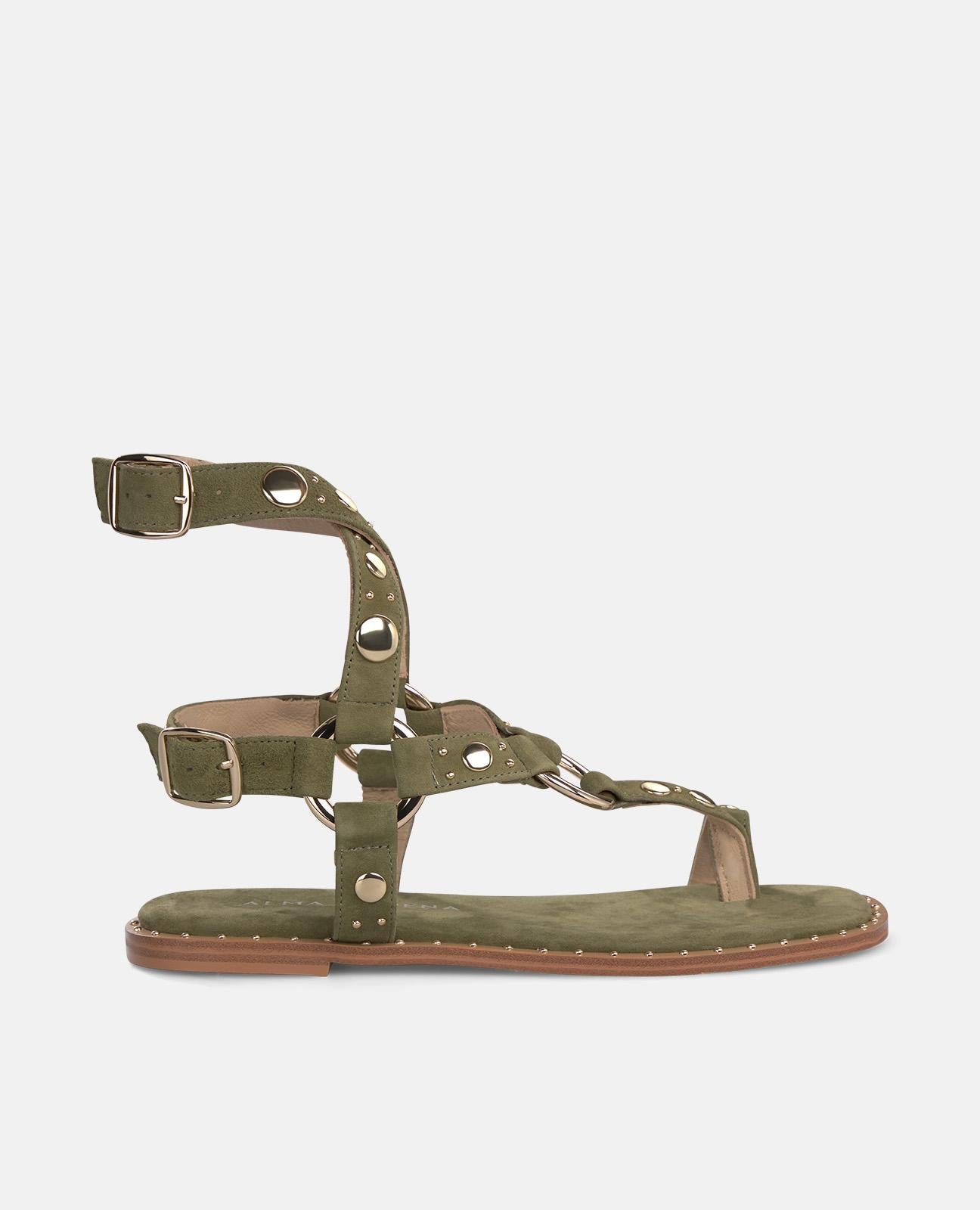 SANDÁLIA COM TACHAS