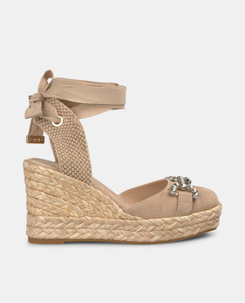 CUÑA ANUDADA CON ESTRIBO