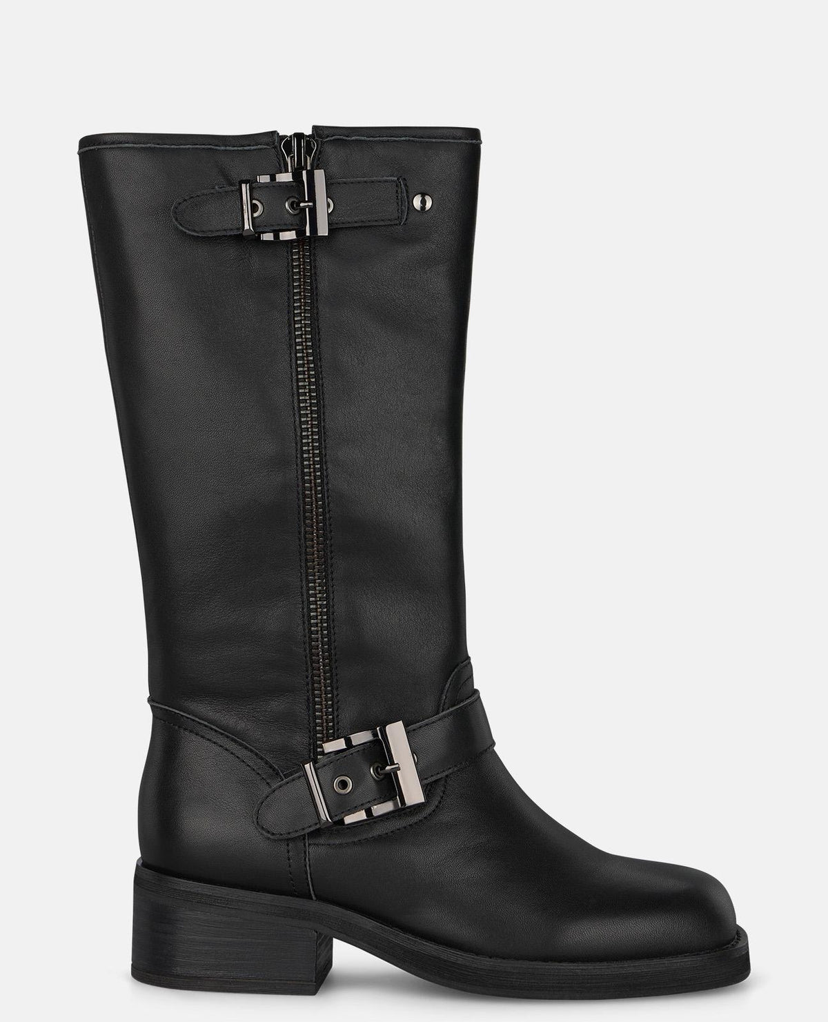 BOOTS WITH METALLIC STUDS