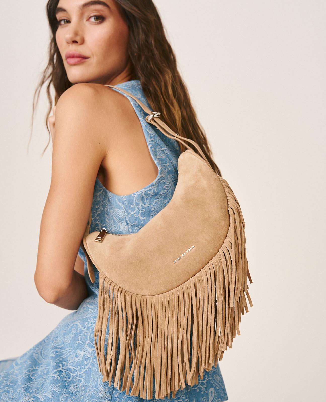 BOLSO MEDIA LUNA PIEL CON FLECOS