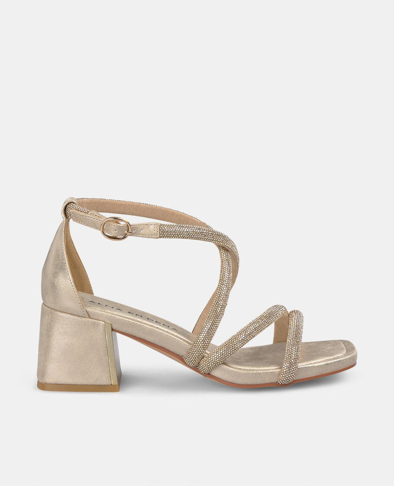 SANDAL WITH CROSSED STRAPS HEEL