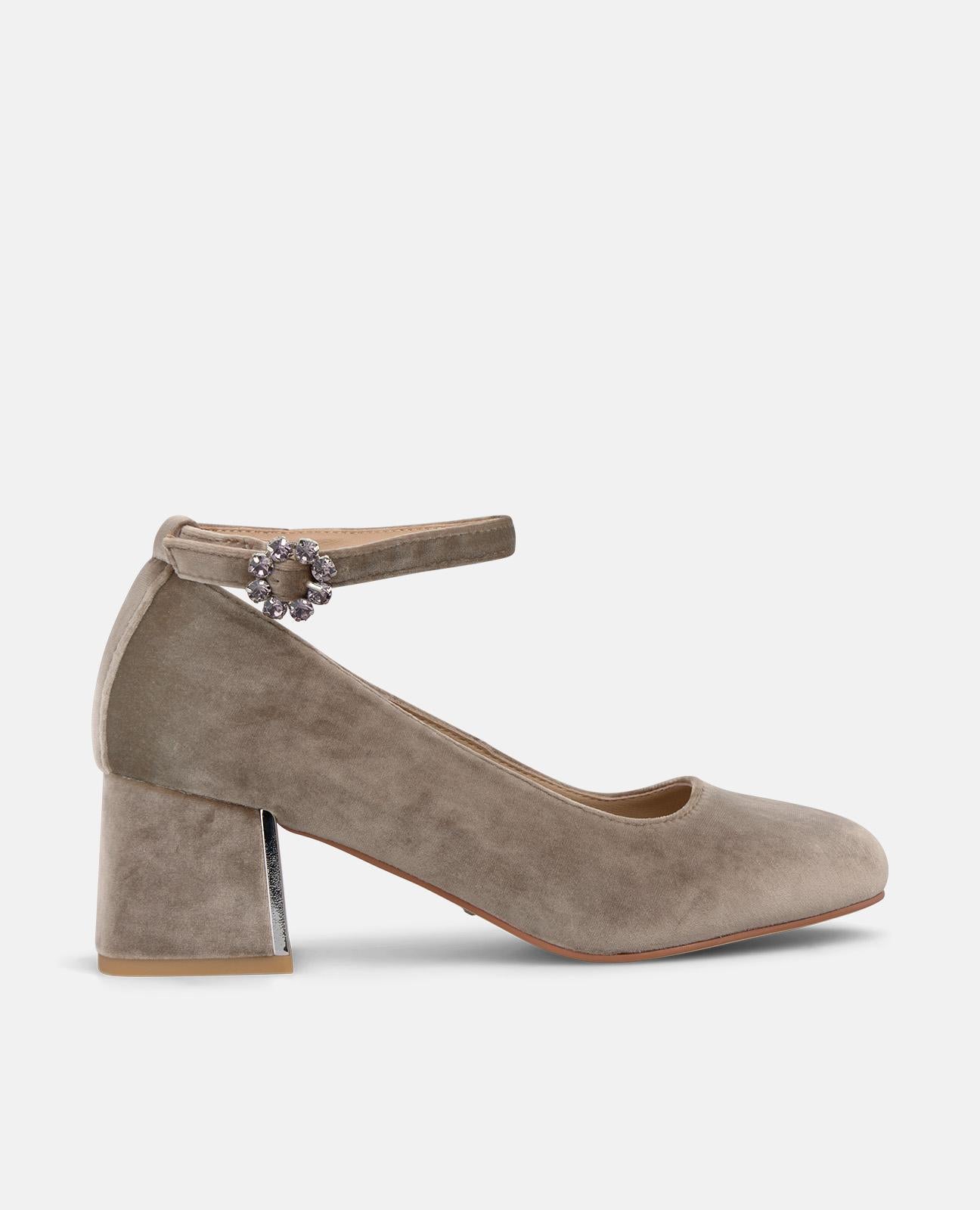 ZAPATO TERCIOPELO CON PULSERA