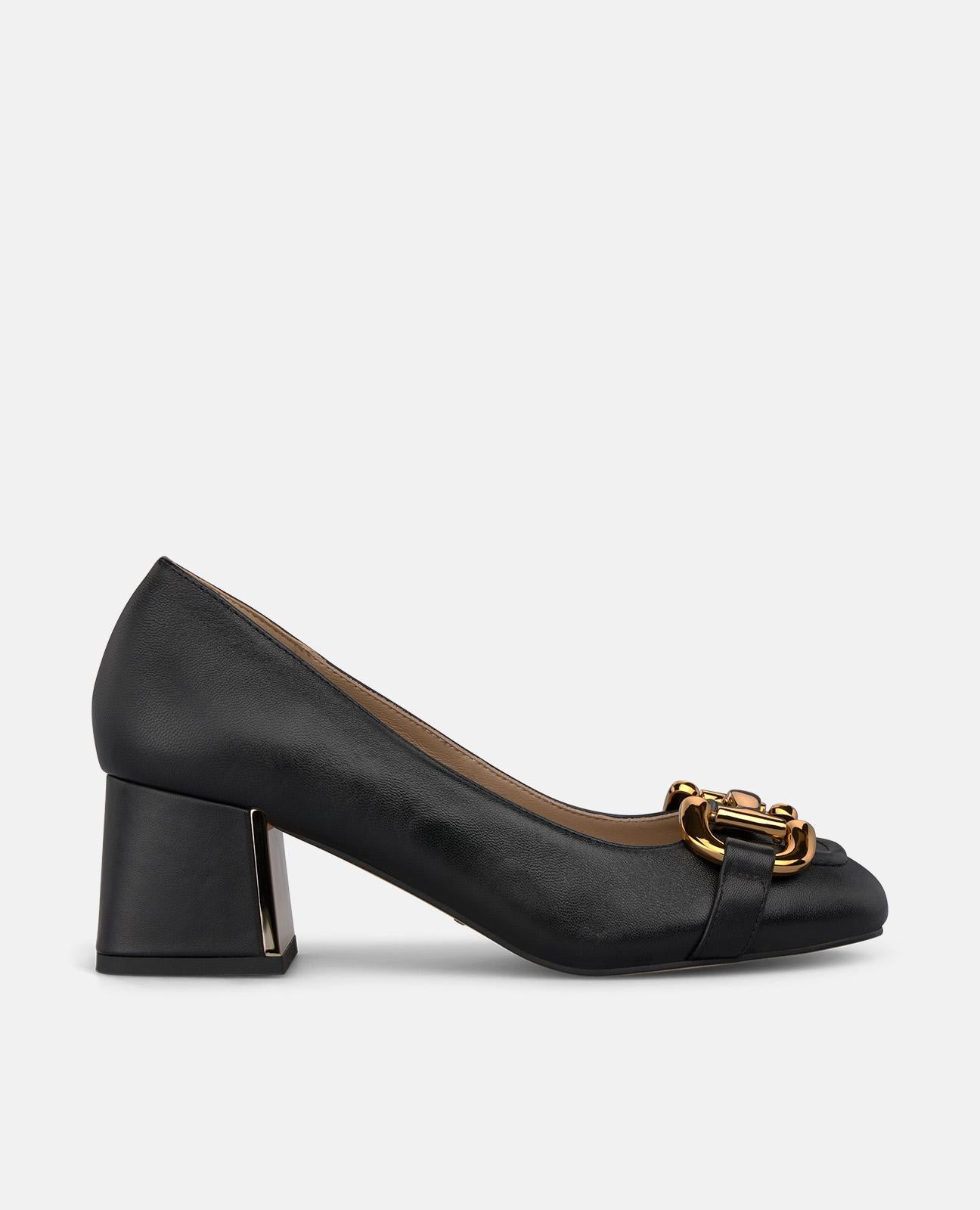 ZAPATO DE NAPA CON ADORNO METÁLICO