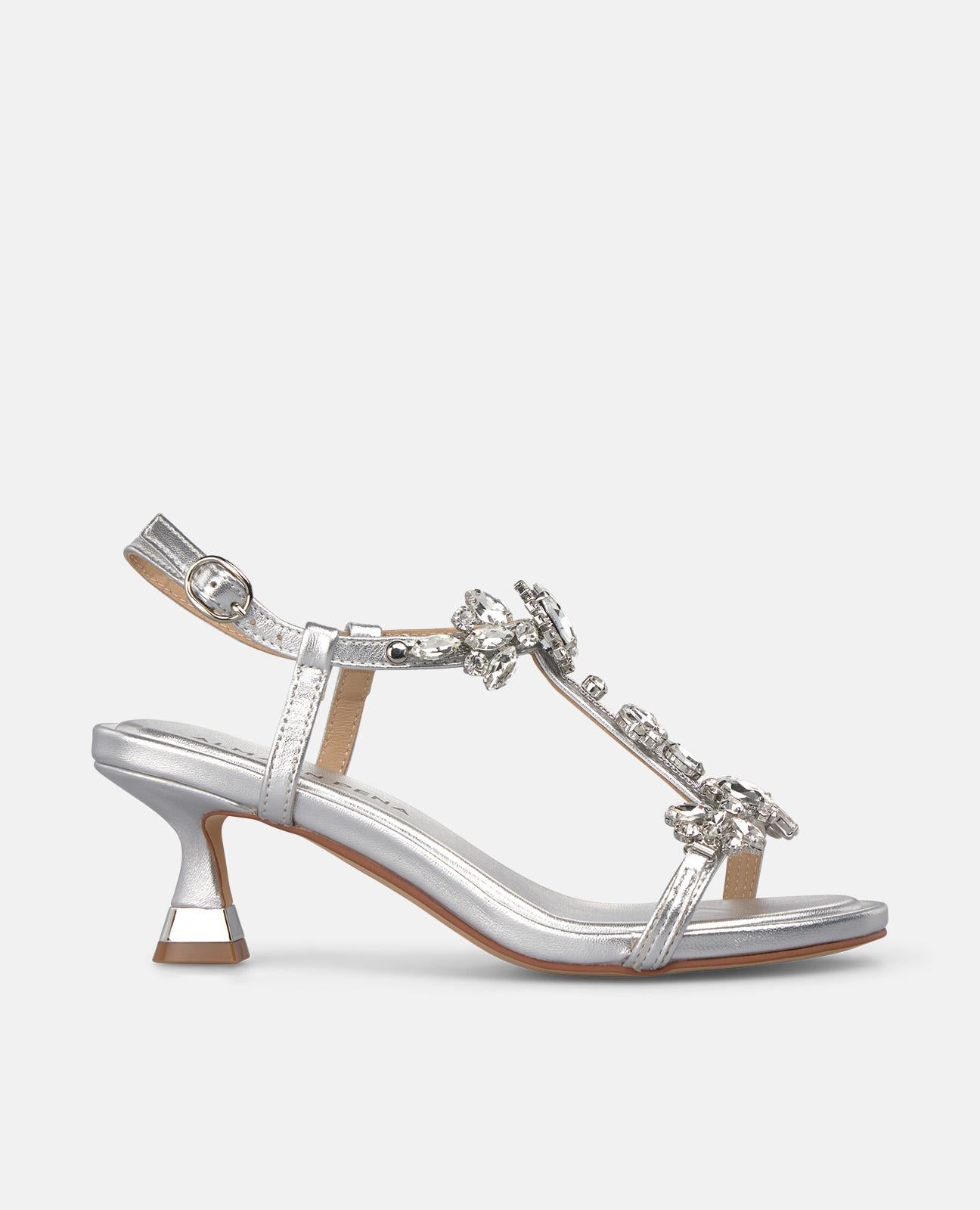 SANDALS WITH A CENTRAL STRAP AND Rhinestones