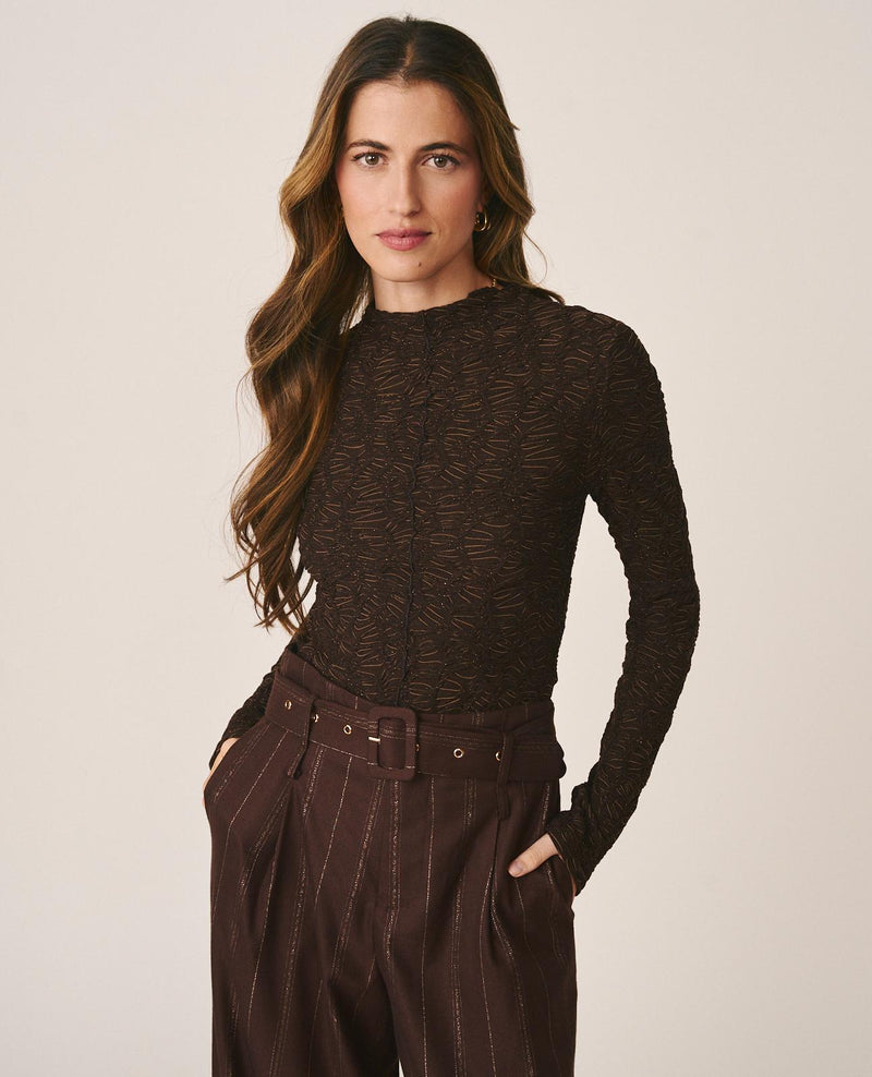 TOP TEXTURIZADO CUELLO PERKINS