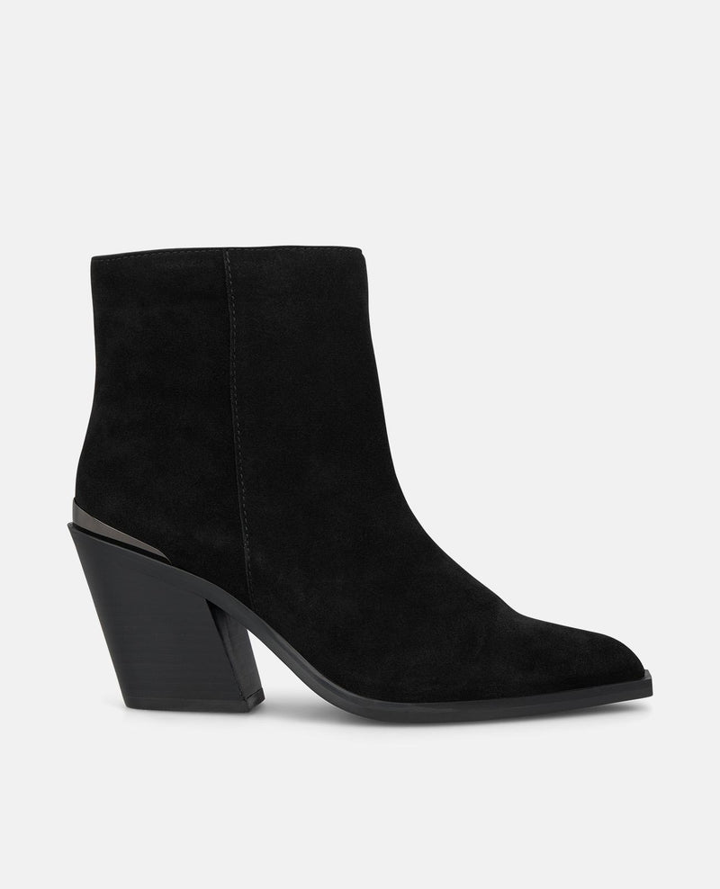 LEATHER ANKLE BOOTS WITH A ZIPPER CLOSURE