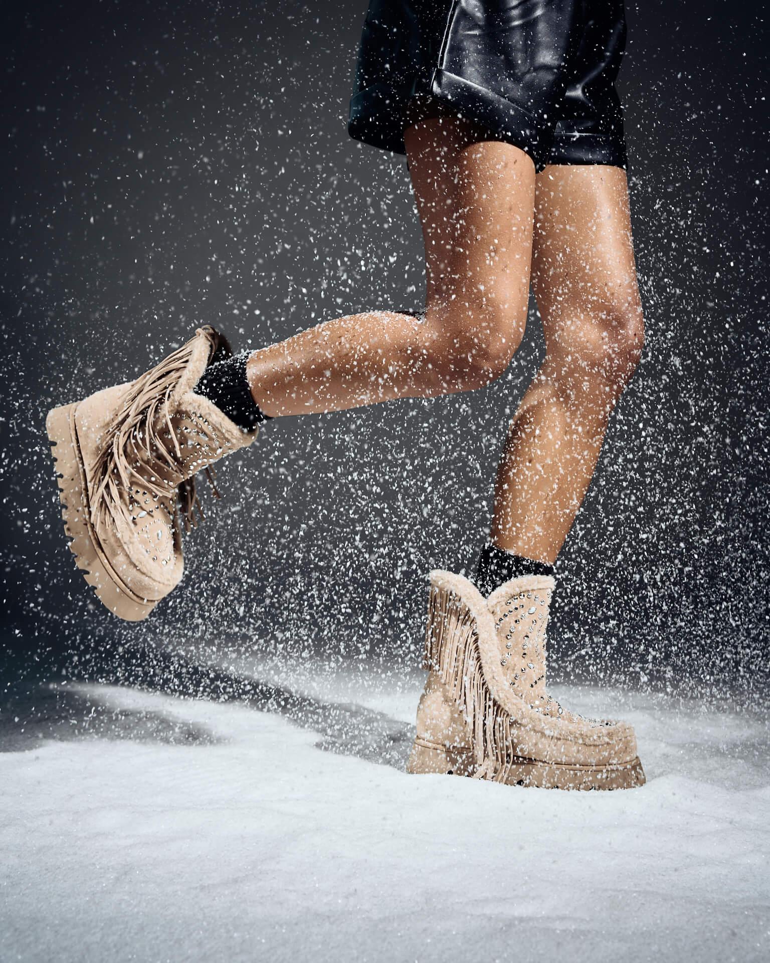 BOTTINES CHEVEUX CLOUTÉS