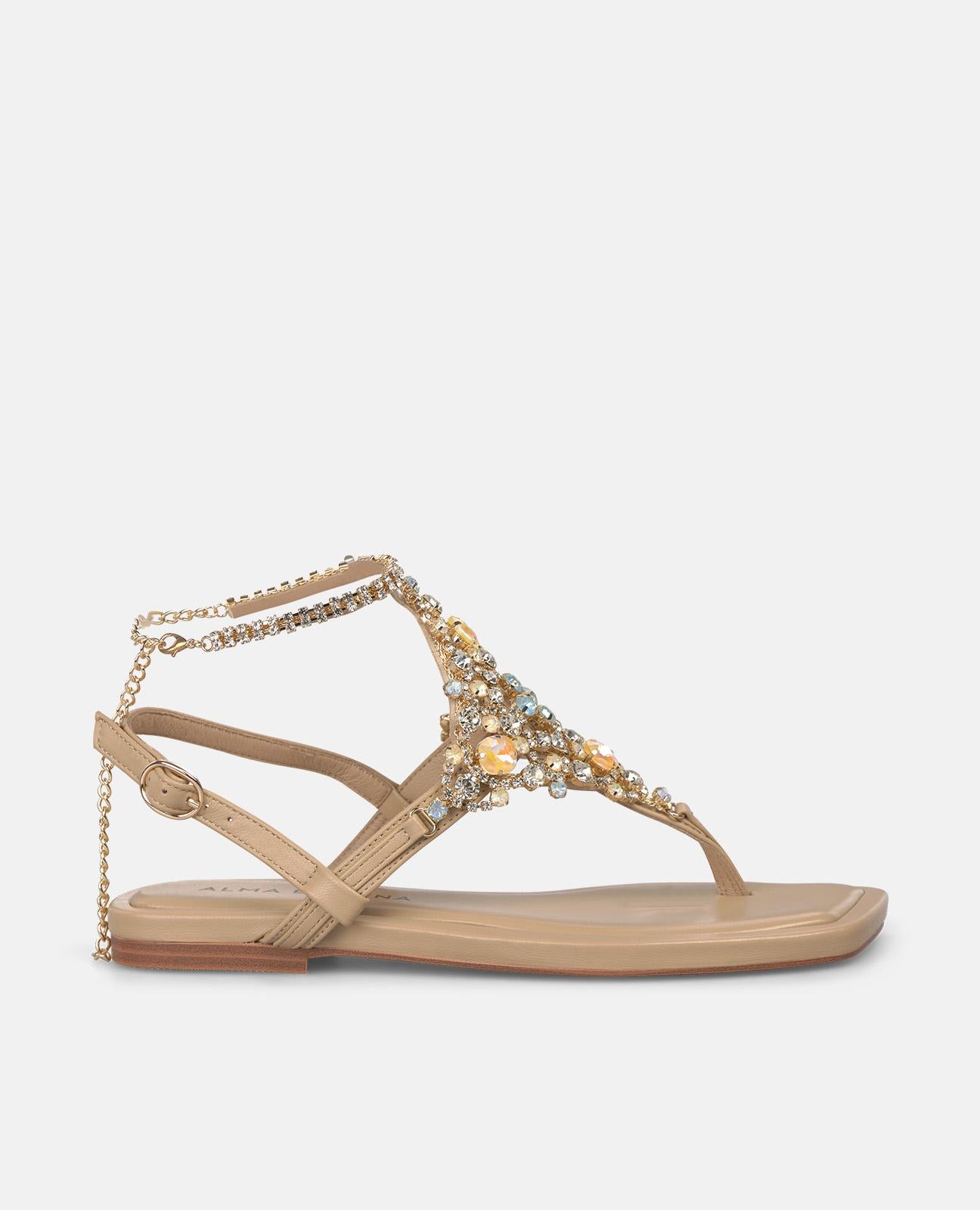 SANDALIA PLANA CON ADORNO EN NAPA