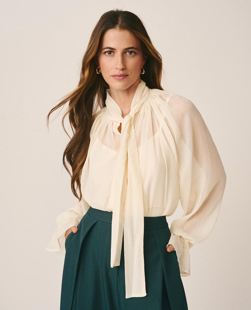 BLUSA GASA CON LAZADA EN CUELLO