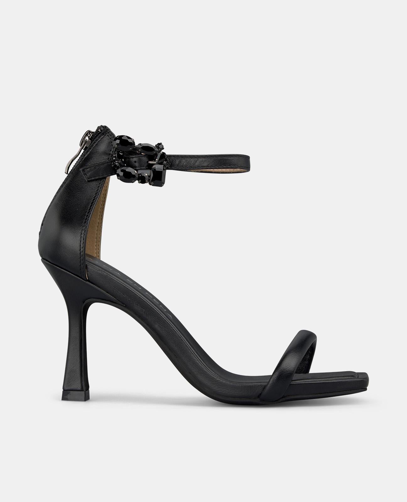 SANDALE MIT JUWELENSCHNALLE