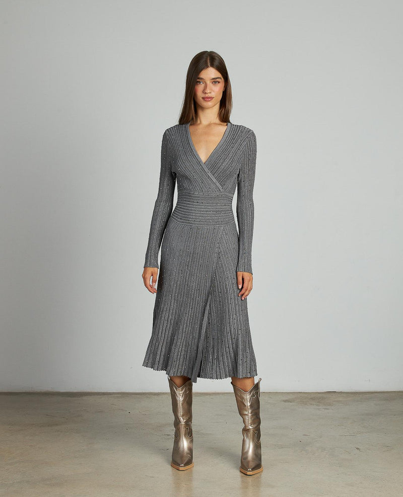 VESTIDO TACHAS AJUSTADO