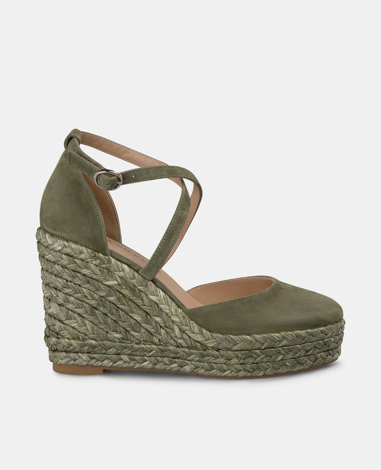 HIGH WEDGE WITH CROSSED STRAPS