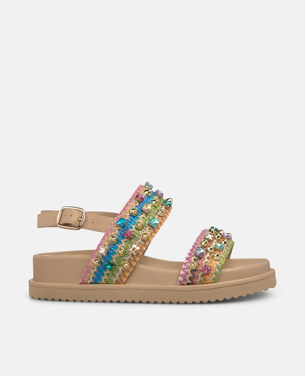 SANDALIA MULTICOLOR CON TACHAS METALIZAS