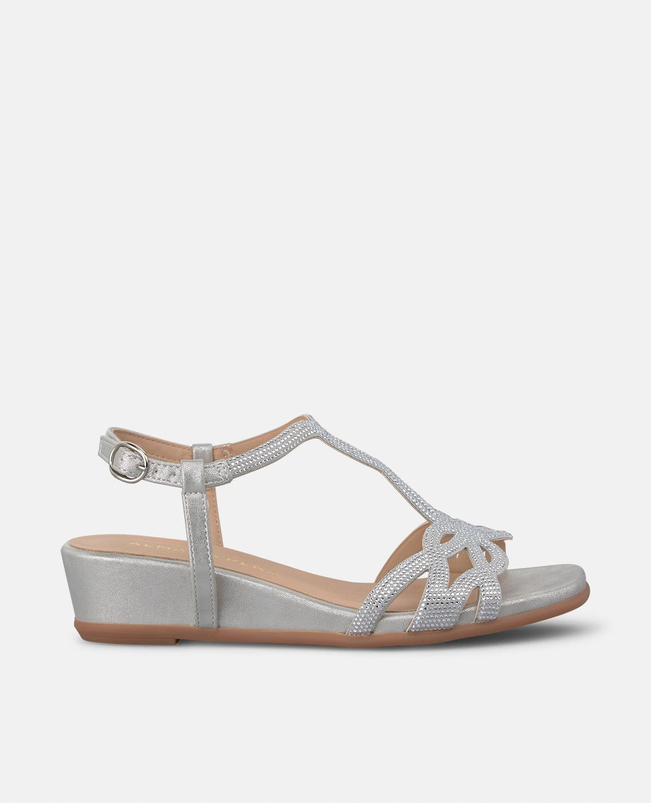 SANDALIA TACÓN MEDIO BRILLOS