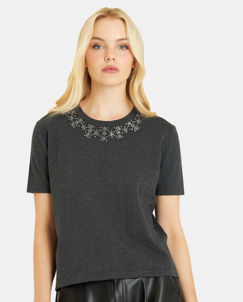 T-SHIRT AVEC COL EN STRASS