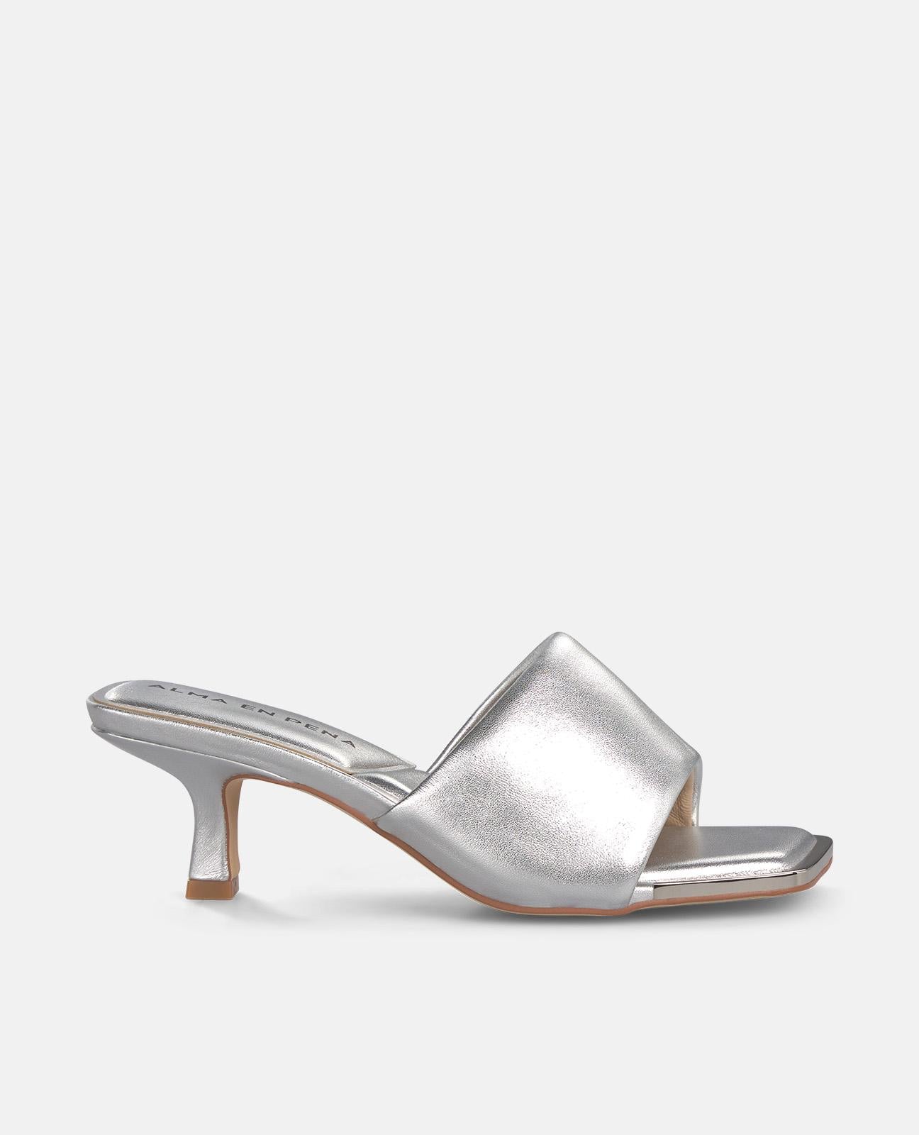 SANDALIA TACON MEDIO TIRA ANCHA