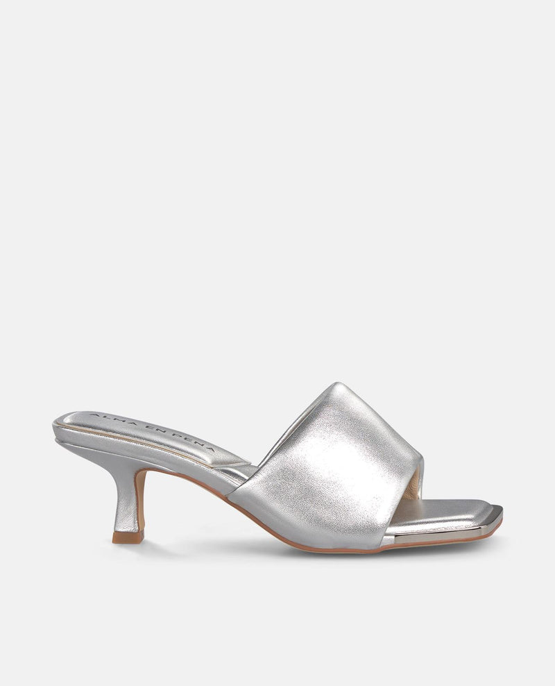 SANDALIA TACON MEDIO TIRA ANCHA