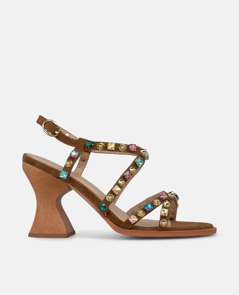 SANDALIA TIRAS MULTIFUNCION TACHAS