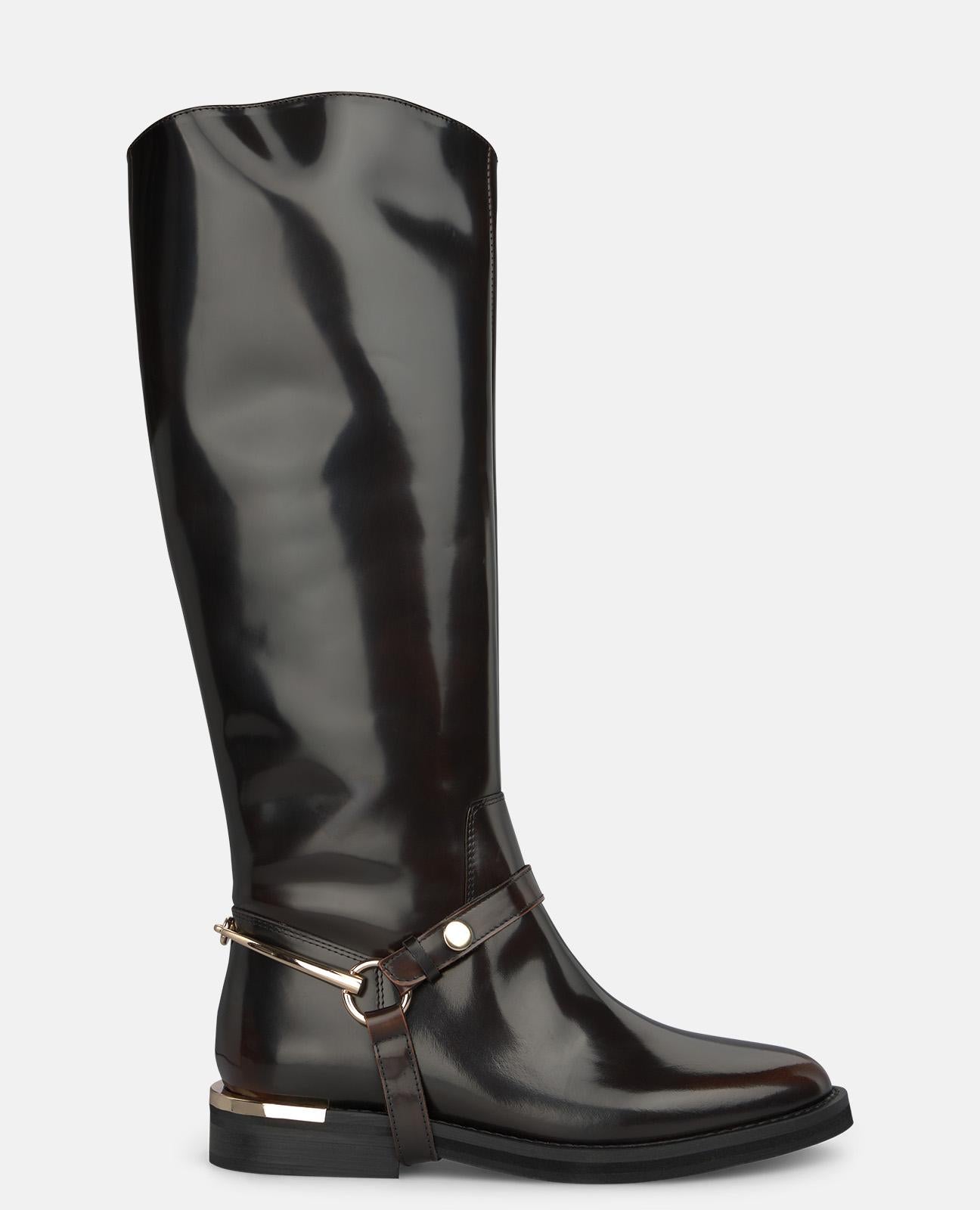 BOTA PLANA DETALLES METALIZADOS