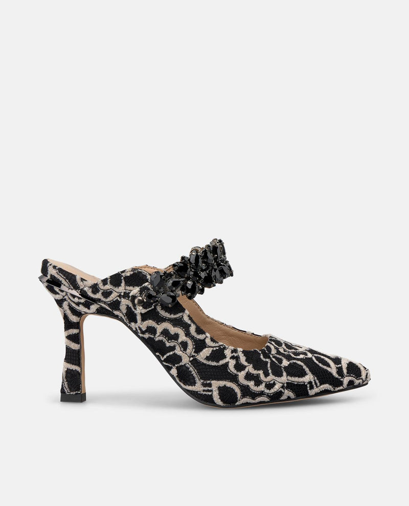 ZAPATO DE TACÓN DESTALONADO DE CHAROL