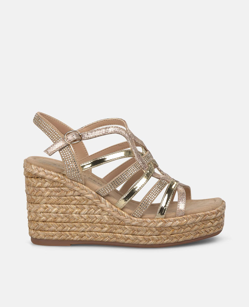 SANDALIA DE PLATAFORMA CON CUERPO DE TIRAS