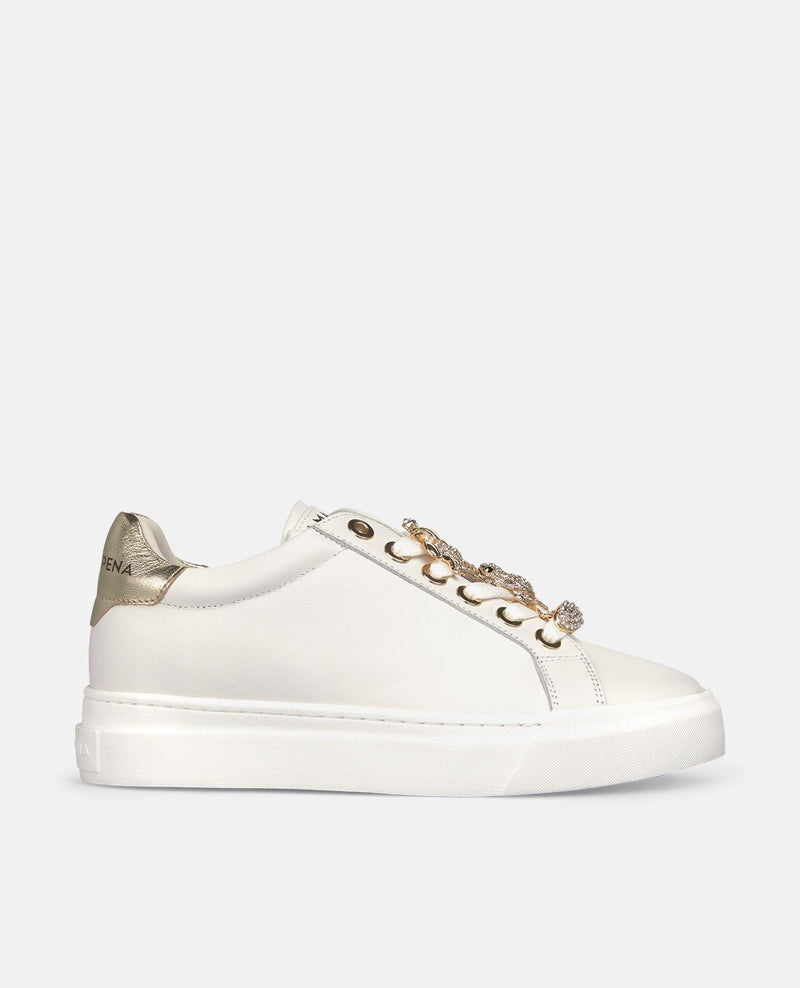 DEPORTIVA DETALLE CORDONES