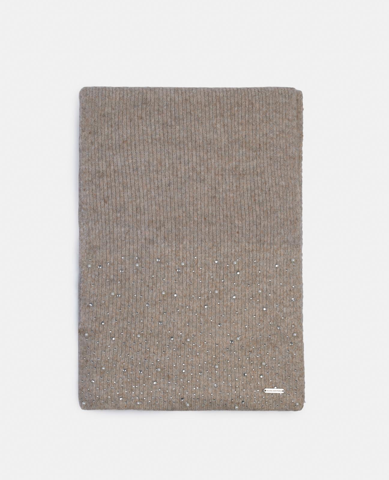 KNITTED SCARF WITH DETAILS