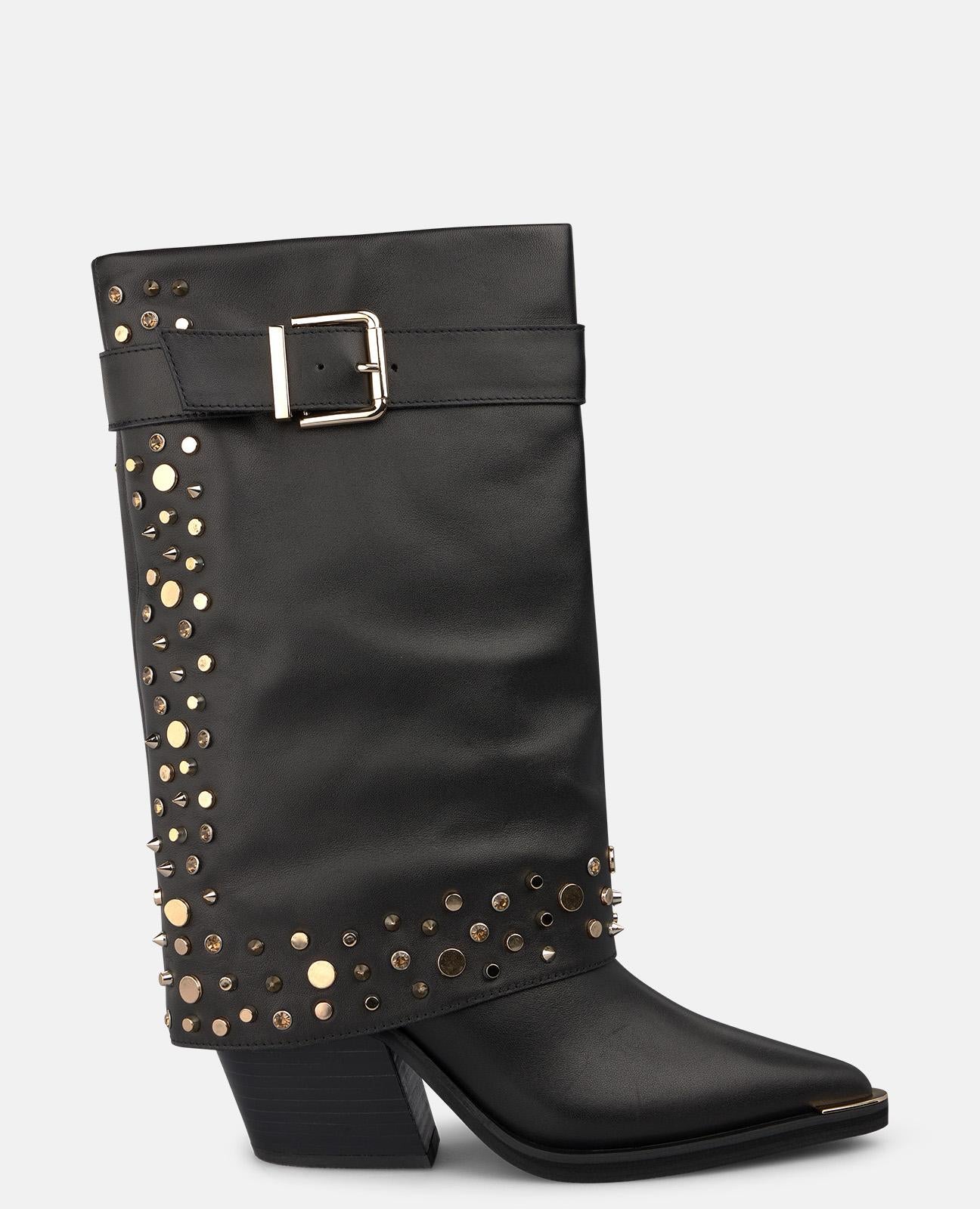 BOTA DE ANTE CON TACHAS METÁLICAS