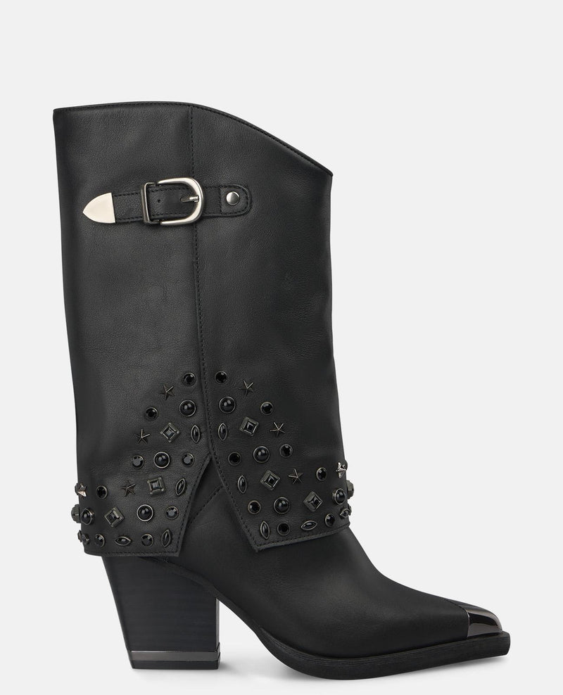 BOTA CON TACHAS HEBILLA
