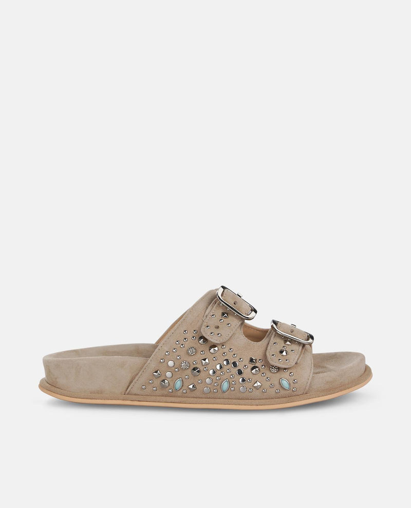 SANDÁLIA DE CONFORTO COM TACHAS