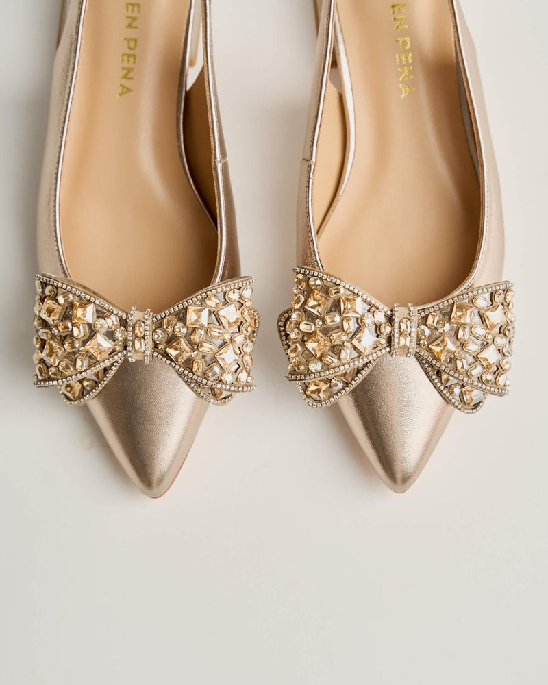 CHAUSSURE PLATE AVEC NOEUD