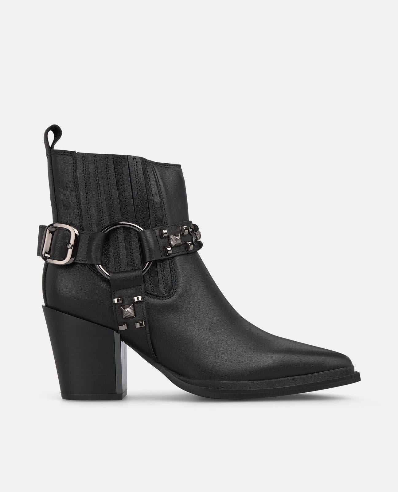 BOTÍN TACHAS TACÓN