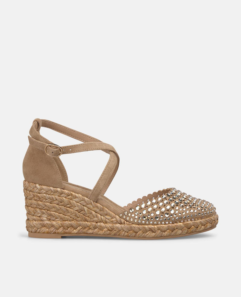 ZAPATO DE CUÑA CON ESPARTO CUERPO METALIZADO