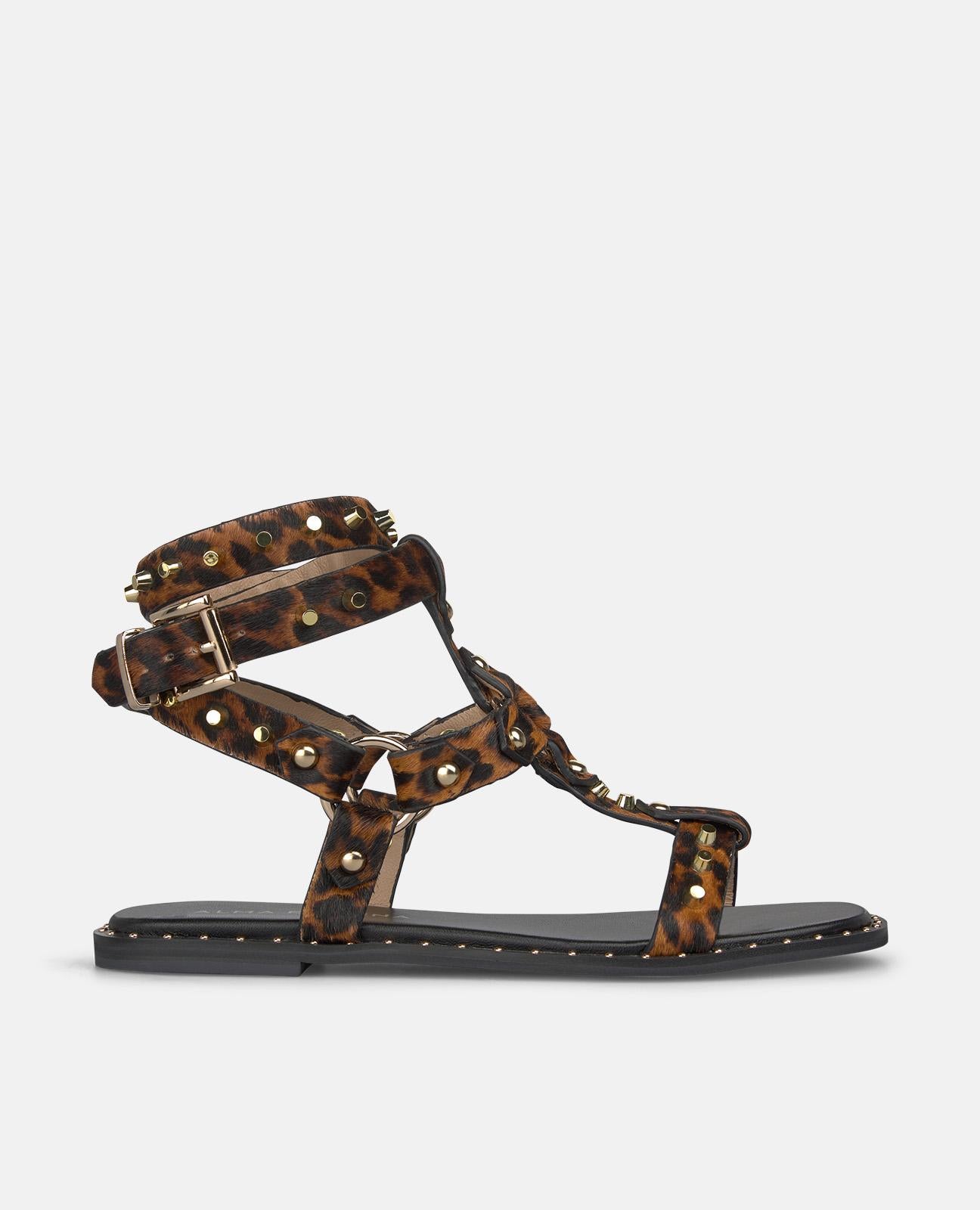 SANDÁLIA ESTILO GREGO COM TACHAS