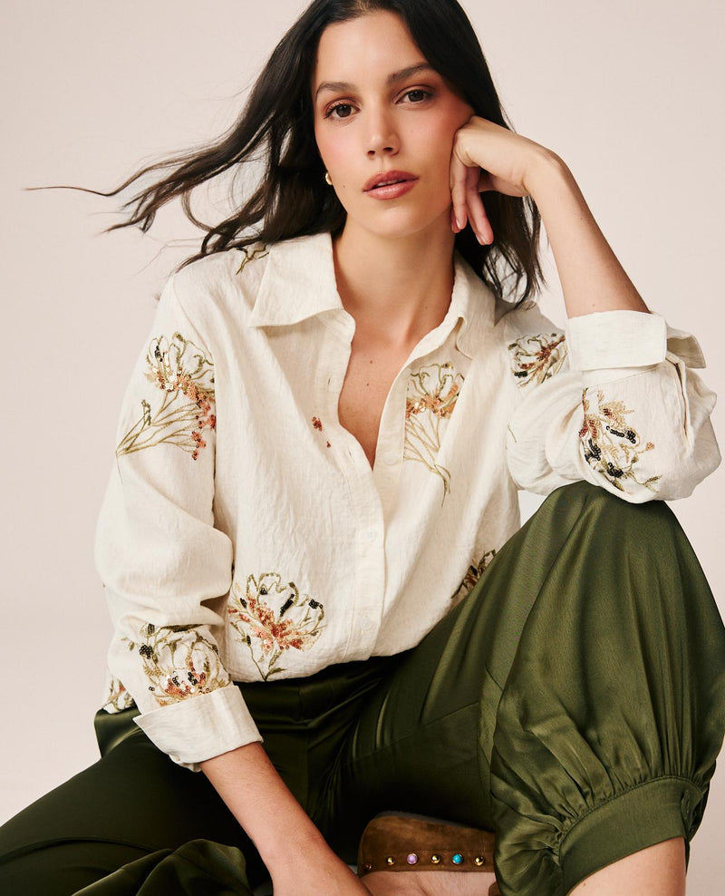 BLUSA LINO BORDADOS FLORALES