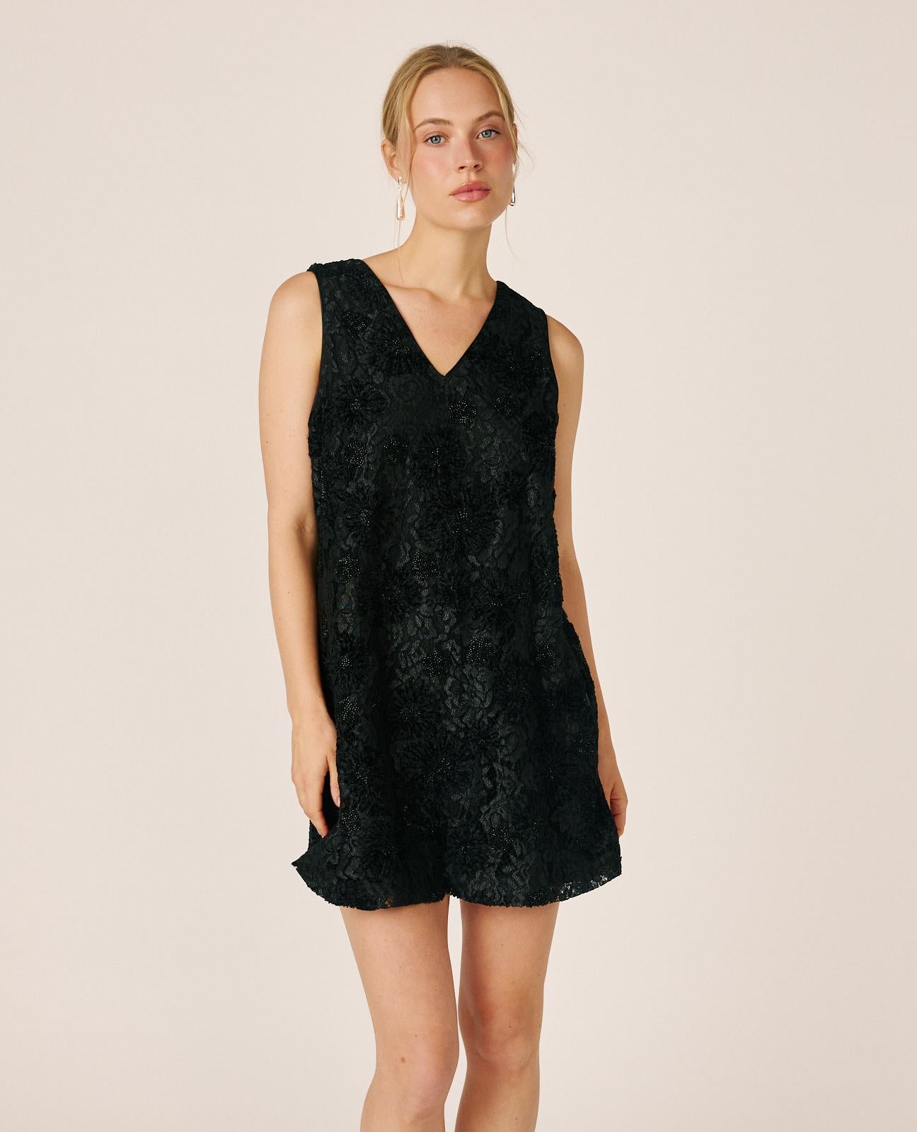VESTIDO MINI CON ENCAJES Y BORDADOS