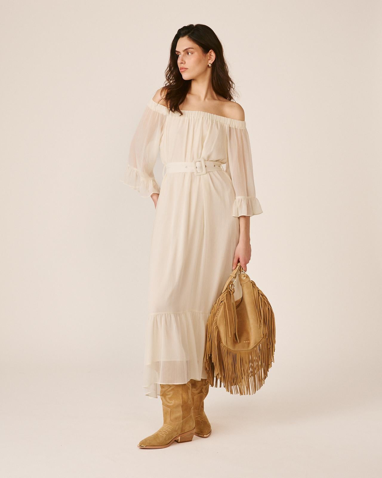 VESTIDO MÉDIO COM MANGAS FOLHADAS