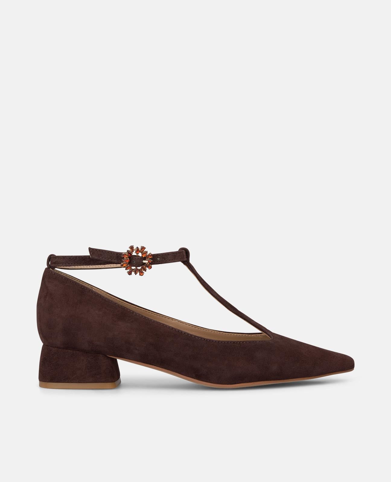 ZAPATO TACÓN PIEL CON HEBILLA