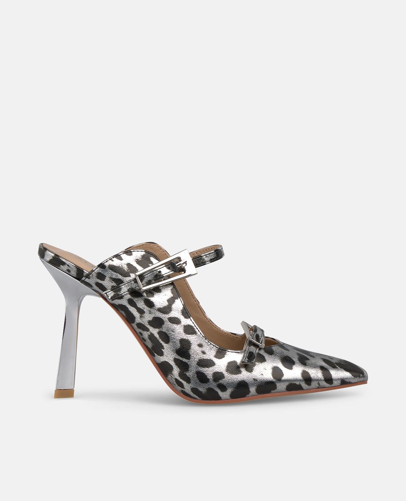 ZAPATO DESTALONADO CON HEBILLAS