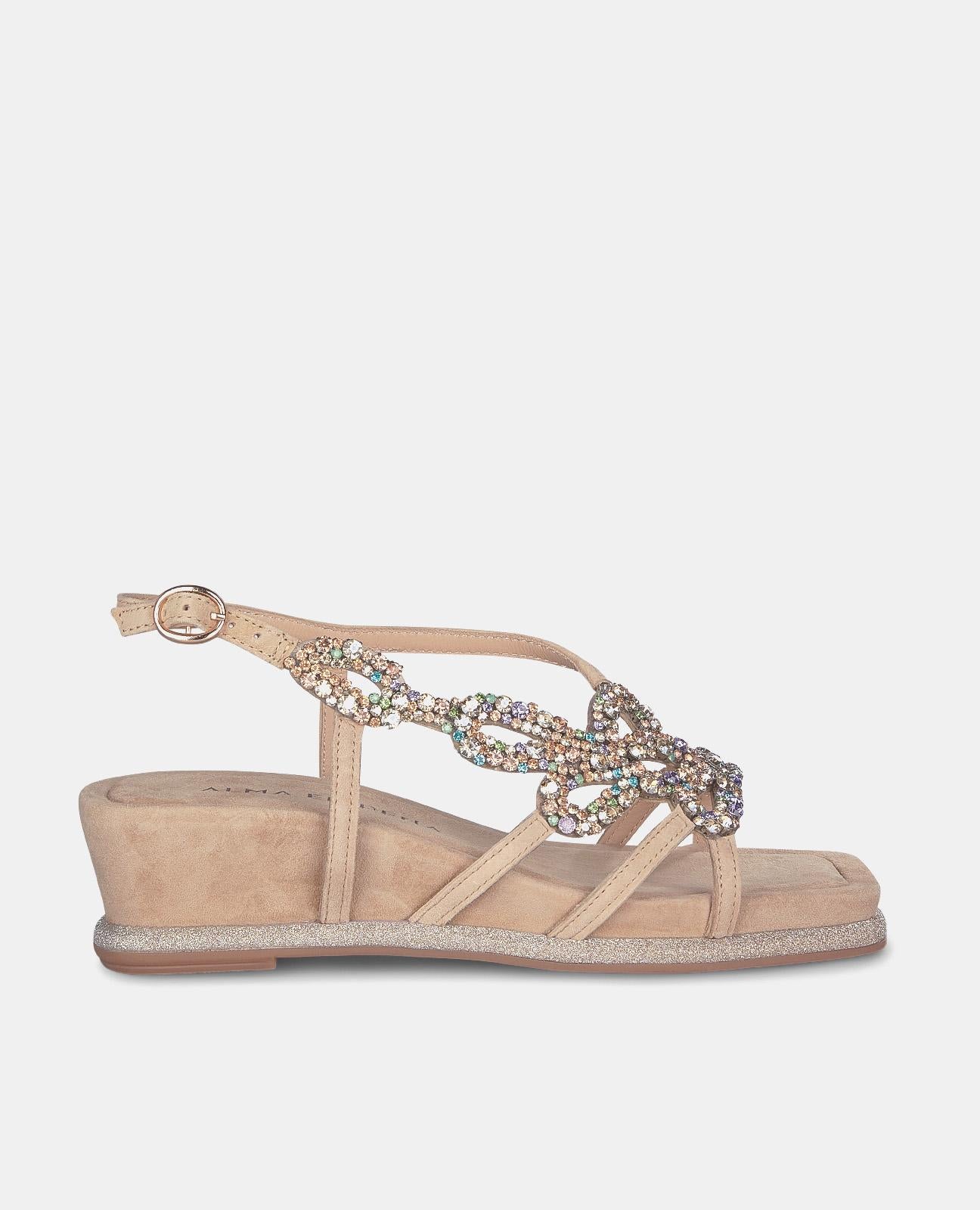 SANDALIA CUÑA TACÓN MEDIO