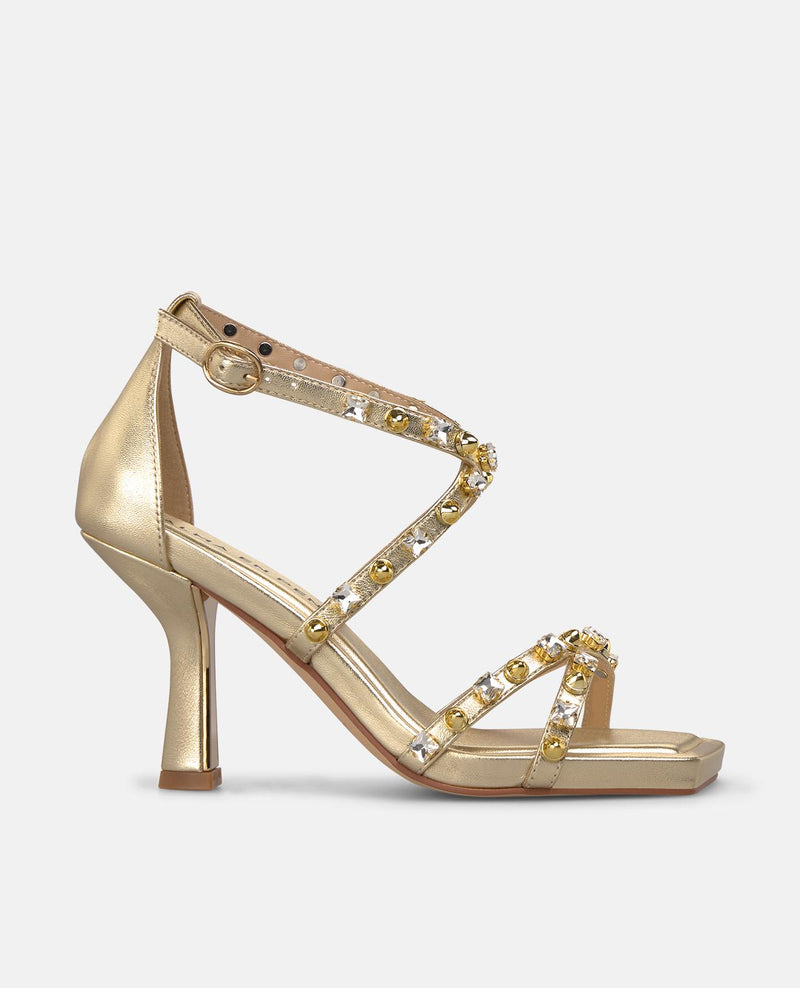 SANDALIA DE TACON TACHUELAS