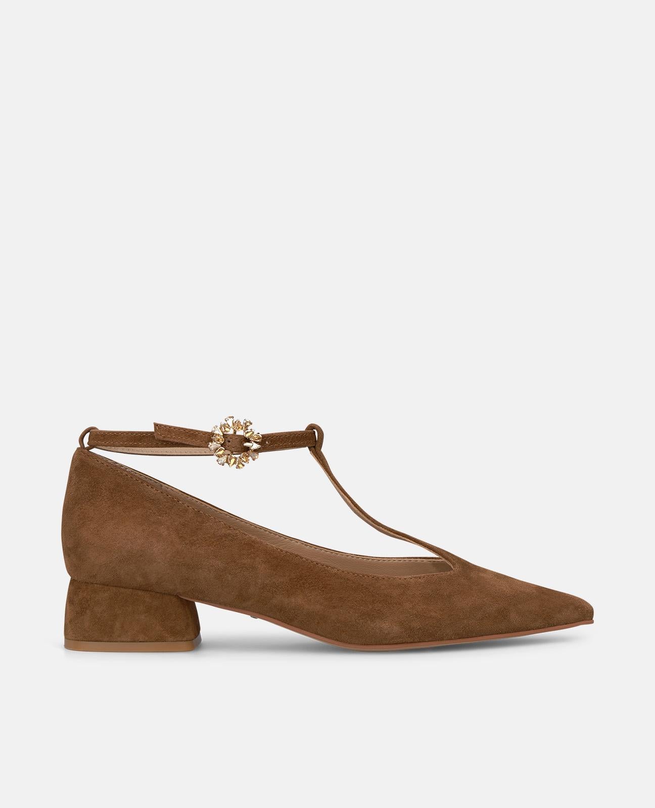 ZAPATO TACÓN PIEL CON HEBILLA