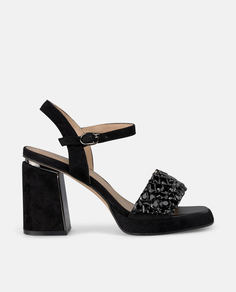 SANDALI CON TALLONE E PERLINE