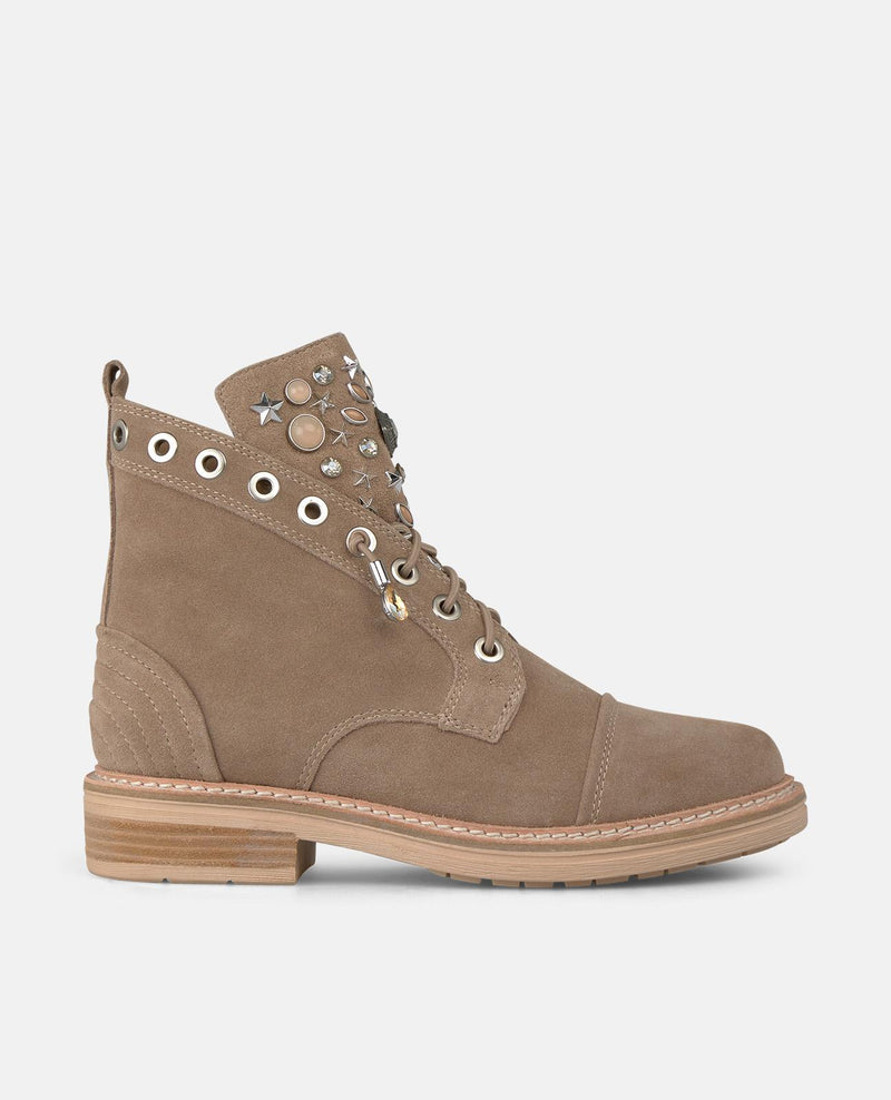 LOW-TOP BOOTS WITH STUDS