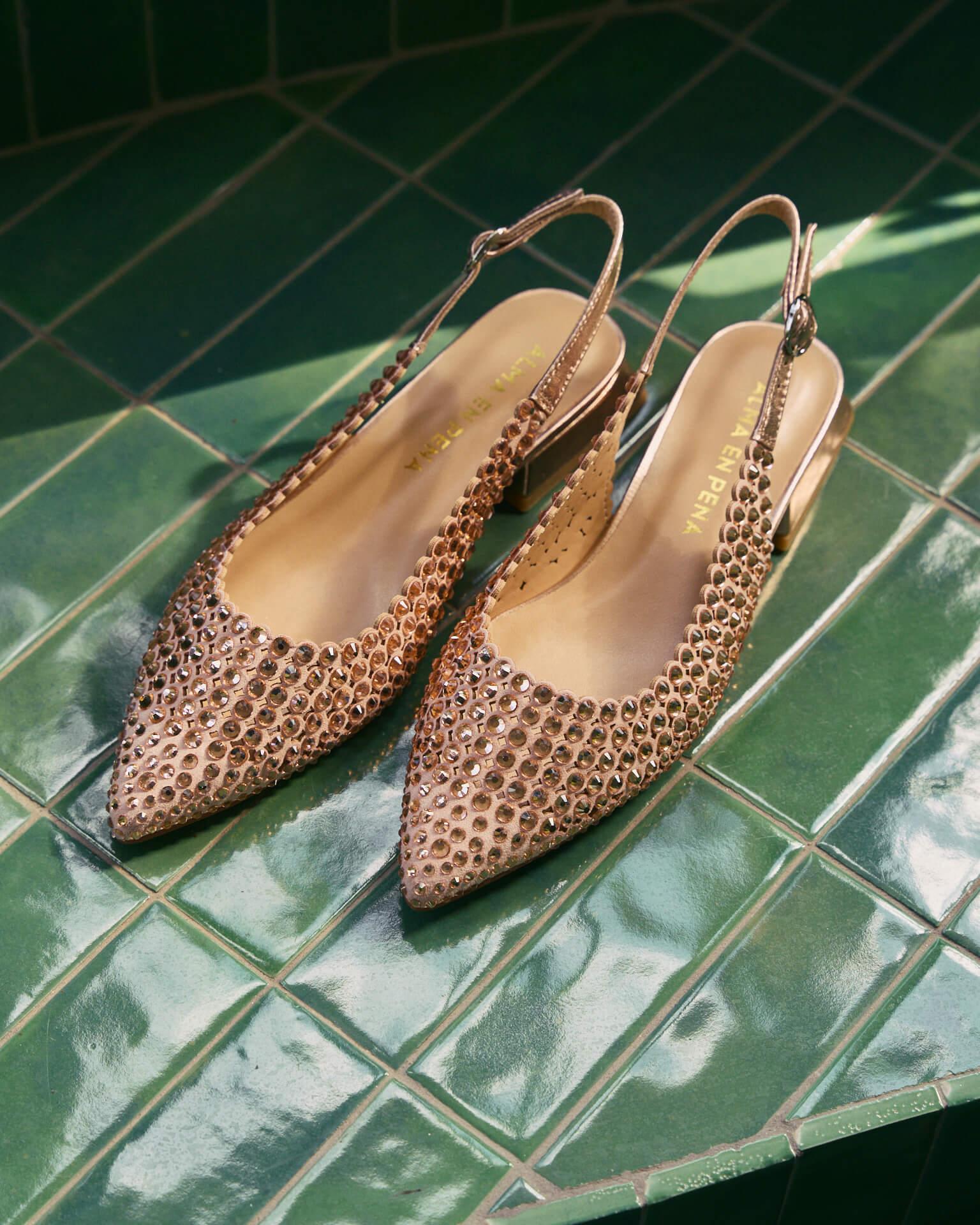 FLACHER SCHUH DETAILS